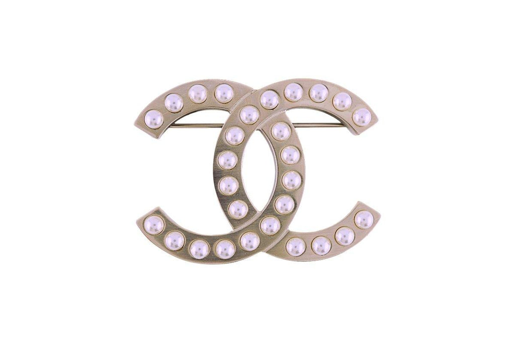 NIB 18P Chanel A98909 Classic Pearl Brushed Gold Large Classic CC Brooch