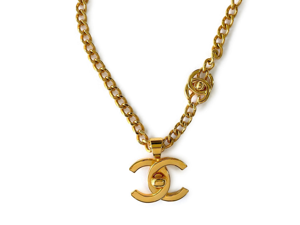 Chanel Vintage 96A Medium Double Turnlock Chain Necklace