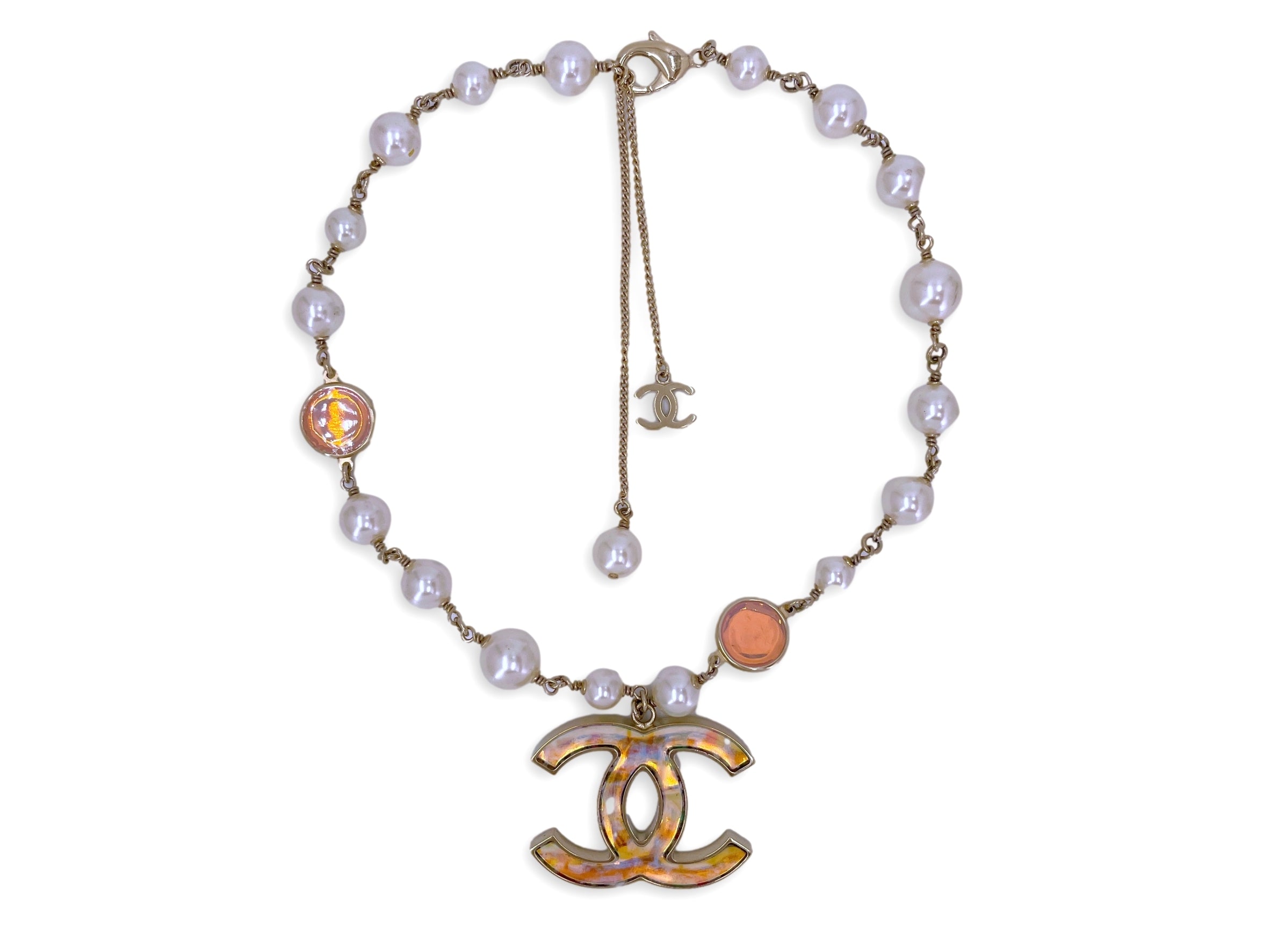 Chanel 2014 Supermarket Iridescent Pink CC Pearl Station Choker Necklace