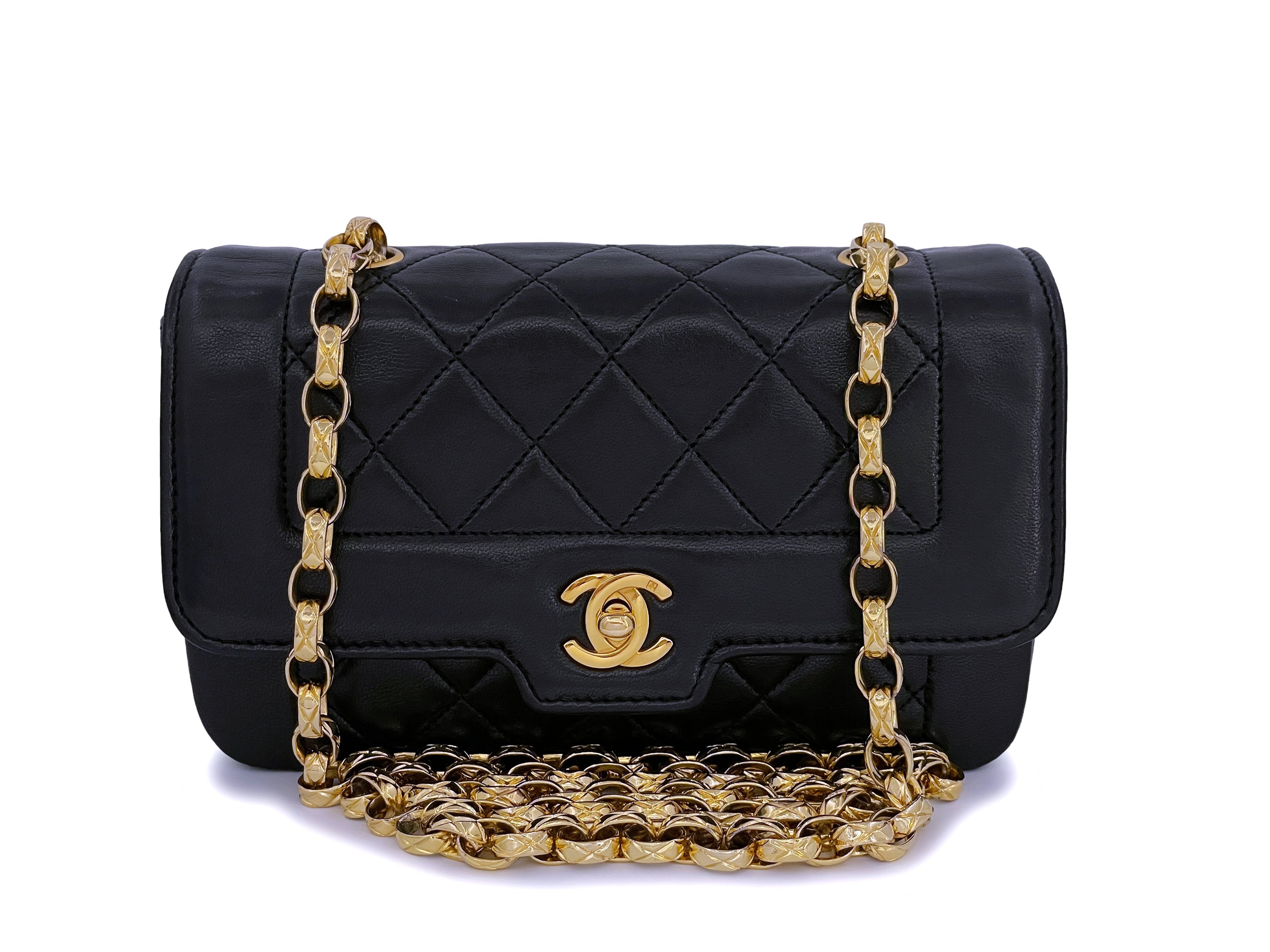 Pristine Chanel 1989 Vintage Black Mini Geometric Diana Flap Bag 24k GHW Lambskin