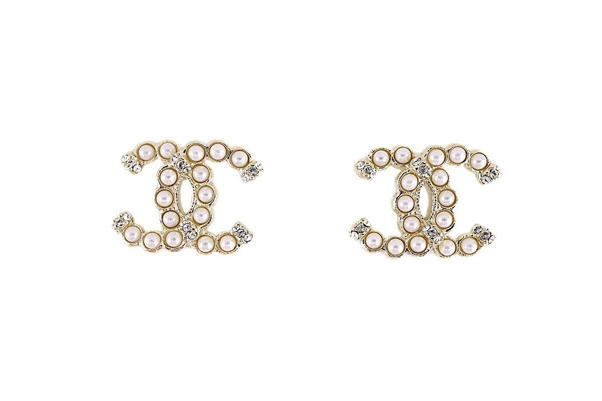 NIB Chanel 19K Pearl Crystal Gold Stud Earrings AB2434