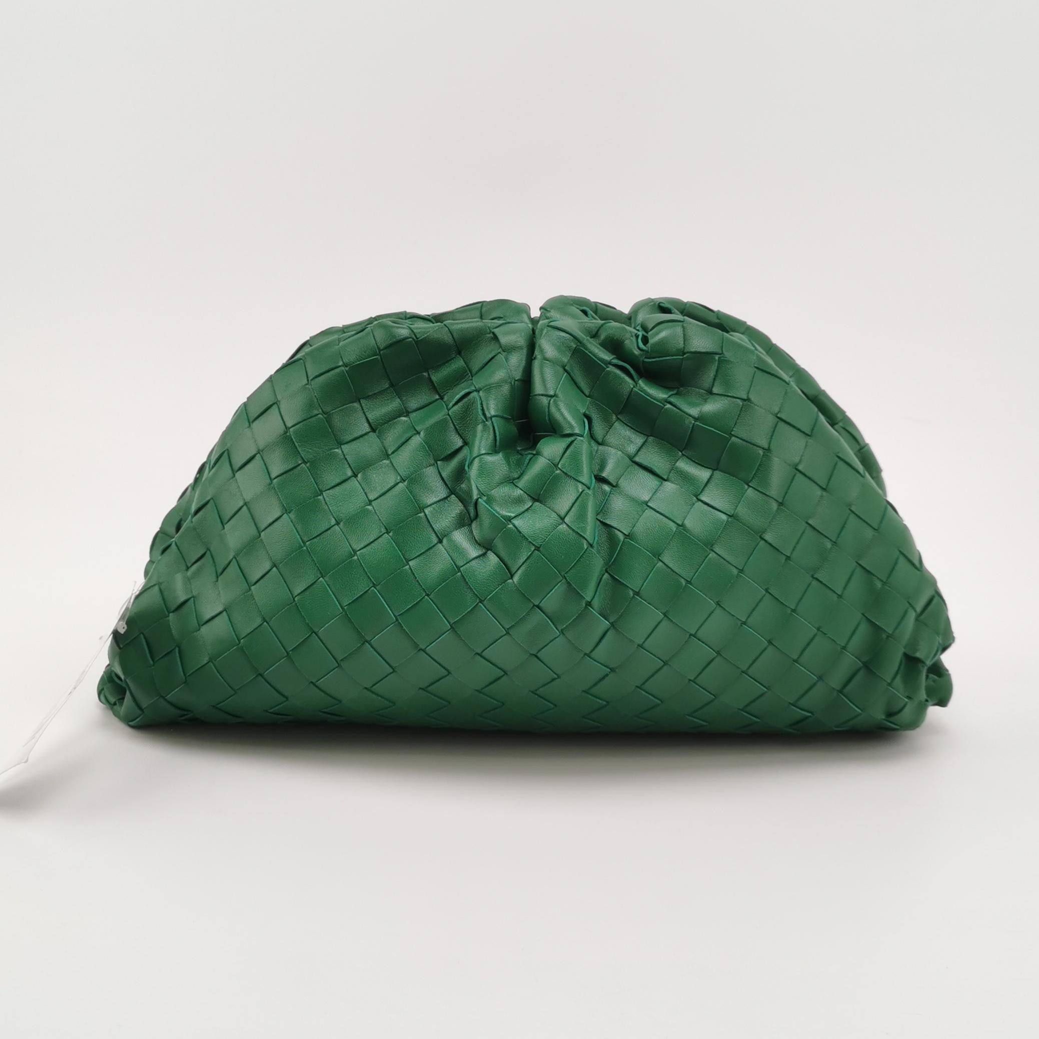 Bottega Veneta Pouch Large Intrecciato Green Calfskin Leather Clutch