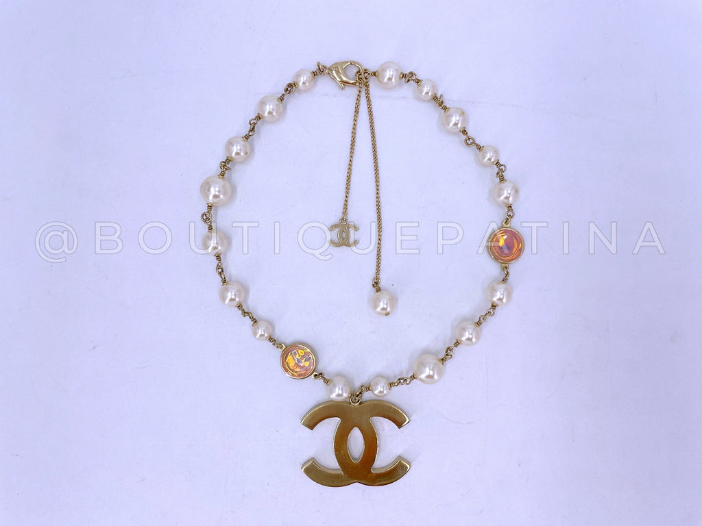 Chanel 2014 Supermarket Iridescent Pink CC Pearl Station Choker Necklace