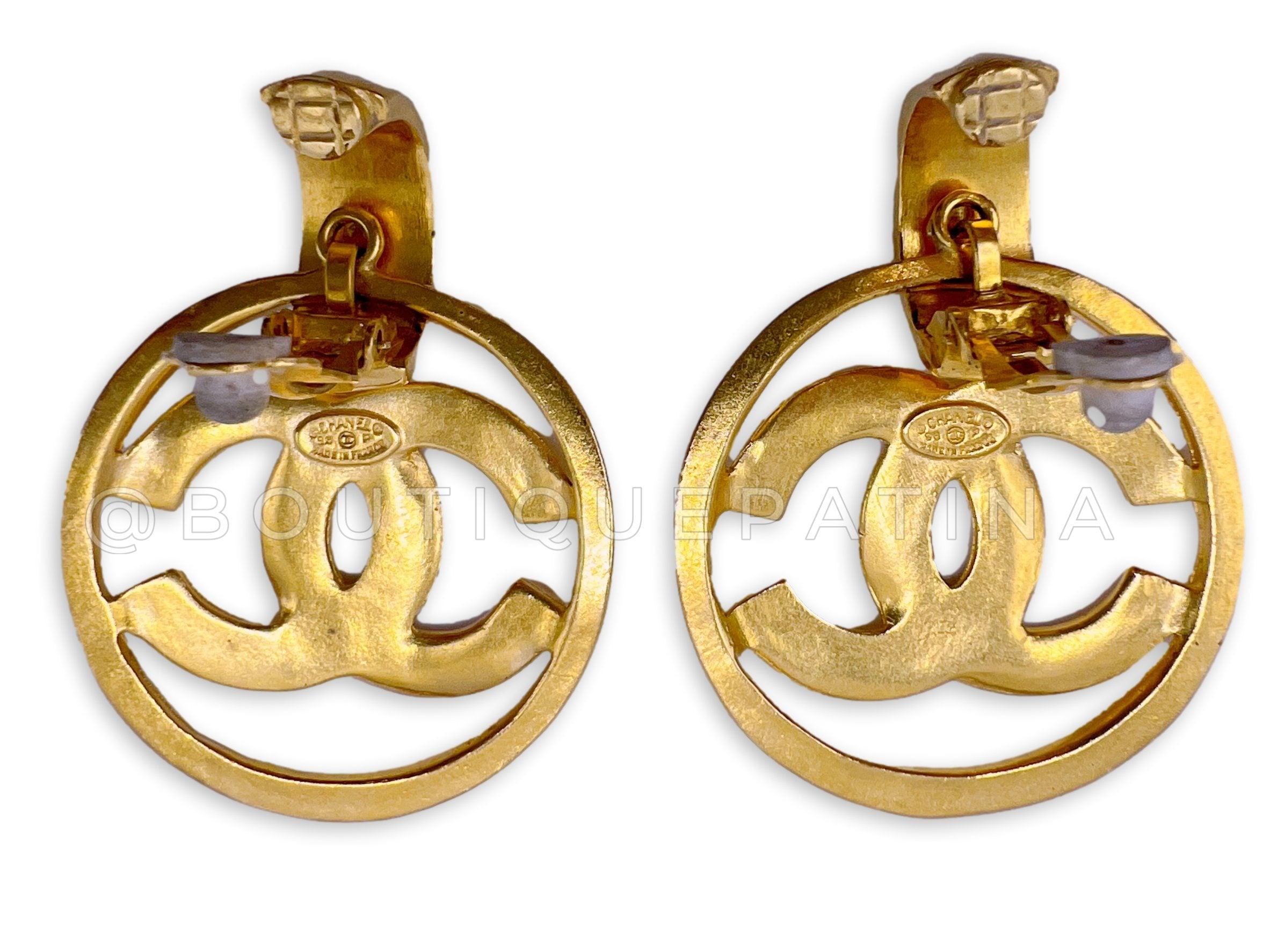 Chanel Vintage 96P Door Knocker Style CC Circle Logo Dangle Earrings