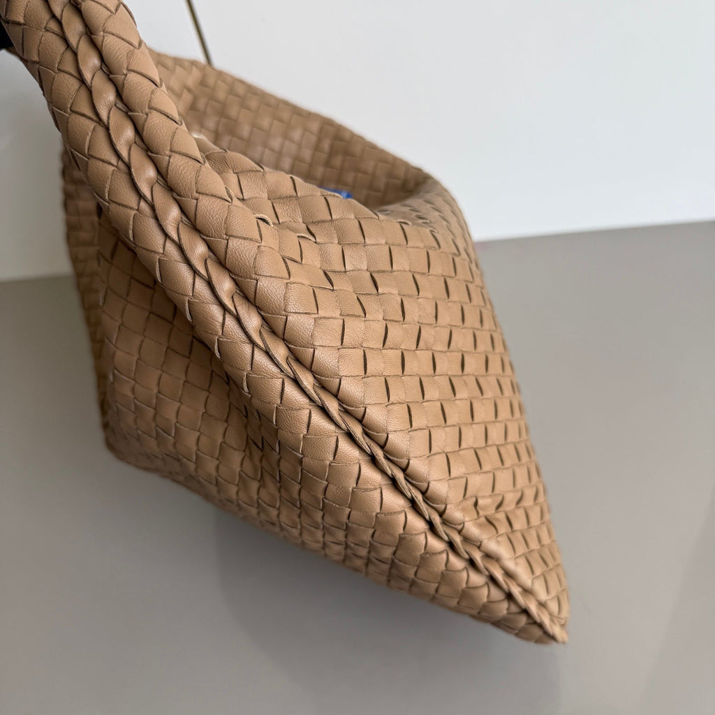 Bottega Veneta Veneta Hobo Light Camel Brown Intrecciato Leather Bag 47cm