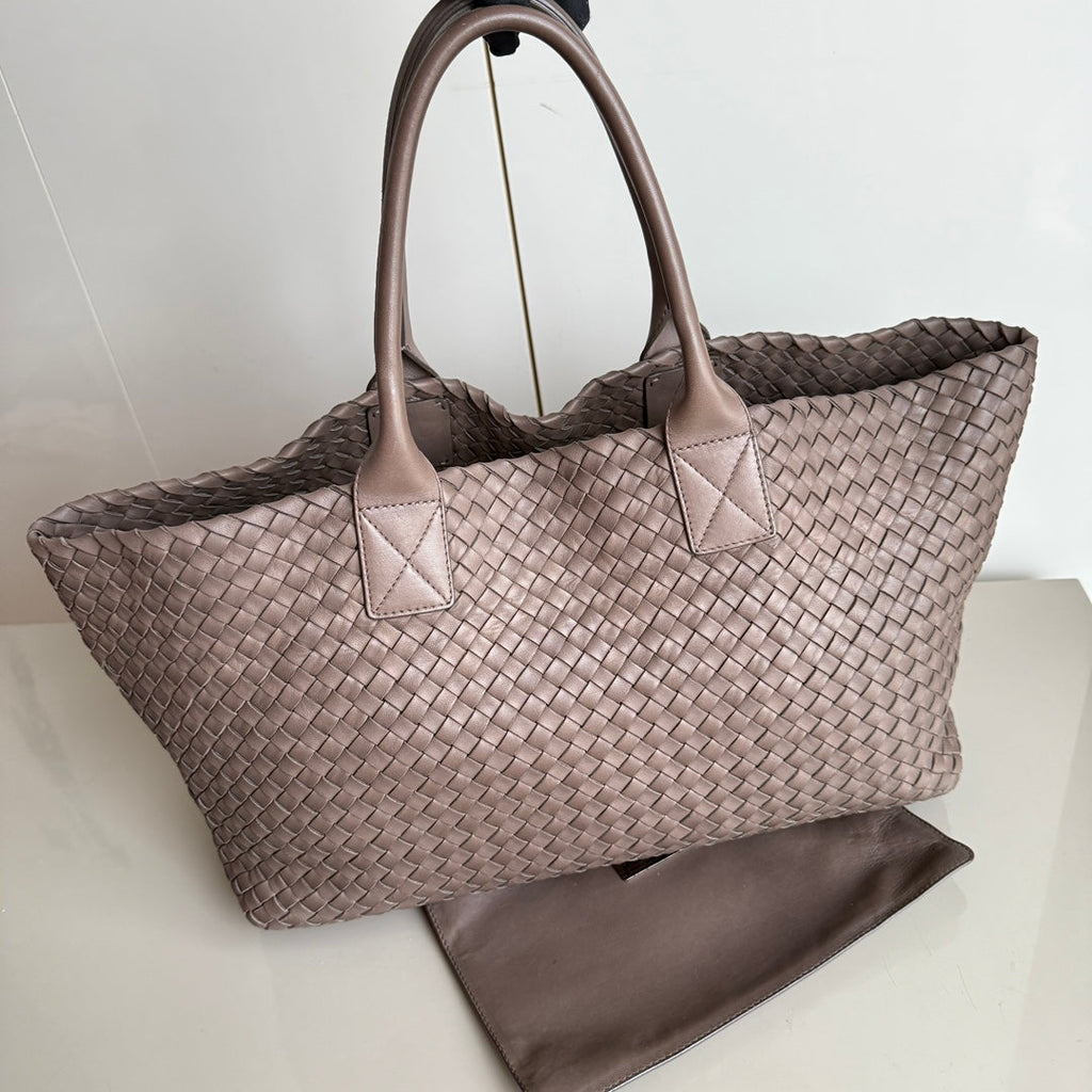 Bottega Veneta Cabat Large Intreccio Leather Tote Bag Grey 40-43cm