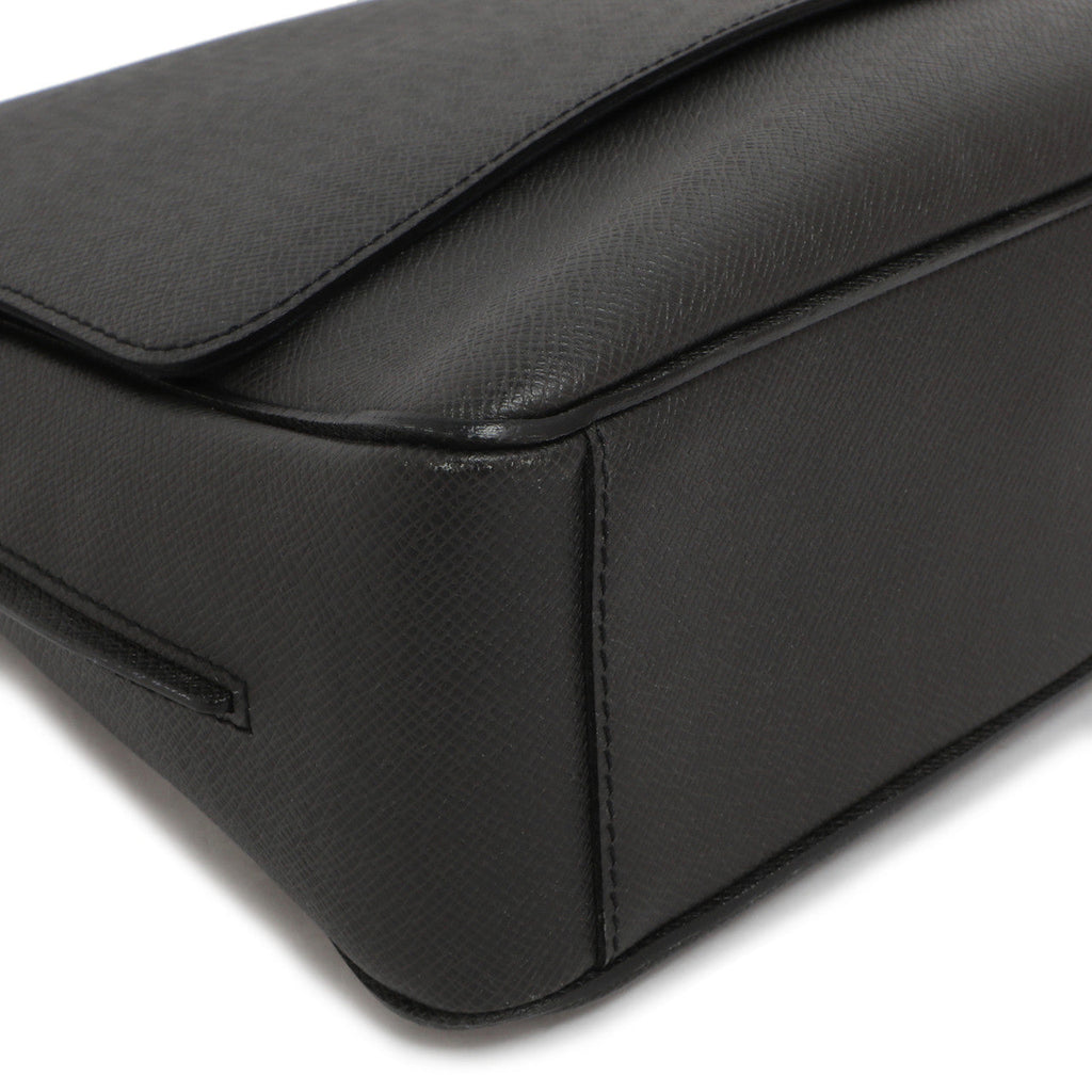 Louis Vuitton Ardoise Taiga Roman MM