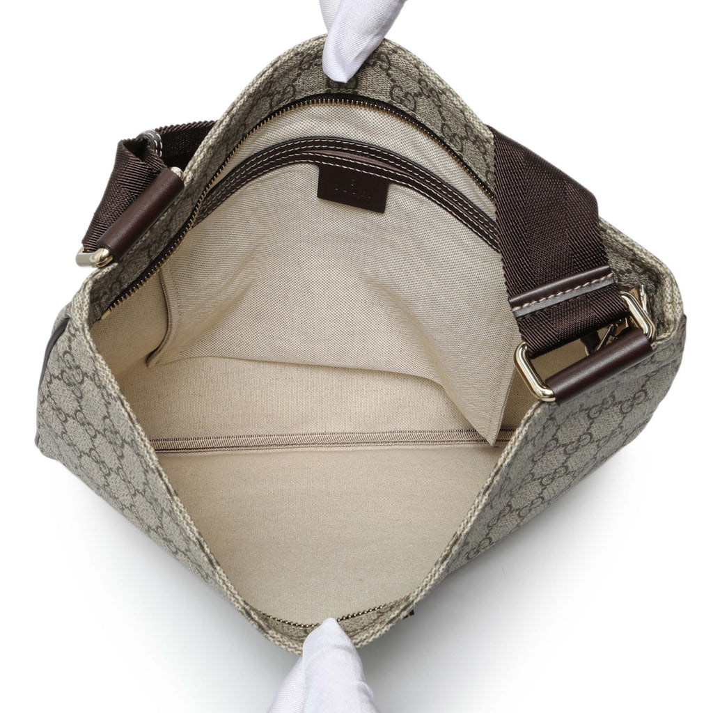 Gucci GG Supreme Monogram Medium Flat Messenger Bag