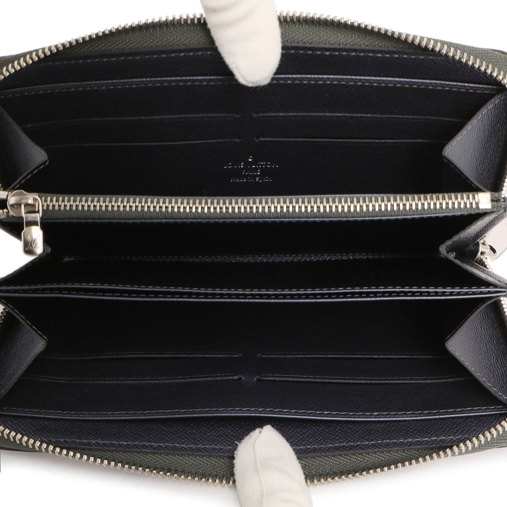 Louis Vuitton Anthracite Nacre Epi Zippy Wallet