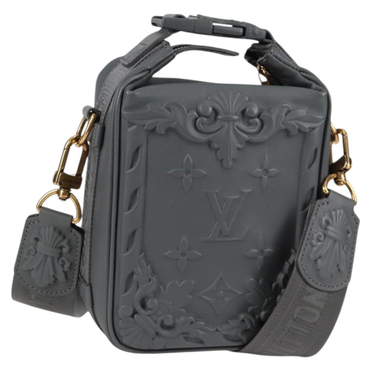 LOUIS VUITTON 2023 Men's Collection Cruiser Messenger Calf M21812 123080SM