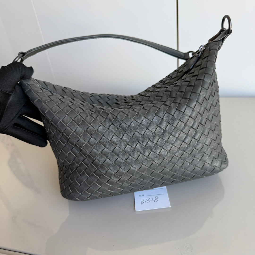 Bottega Veneta Sloane Shoulder Bag Grey Small 25cm