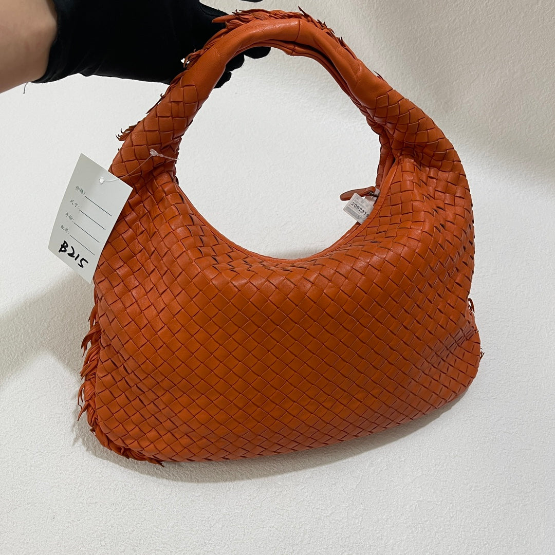 Bottega Veneta Veneta Hobo Medium Orange with Fringe Edges Intrecciato Leather Bag 40cm