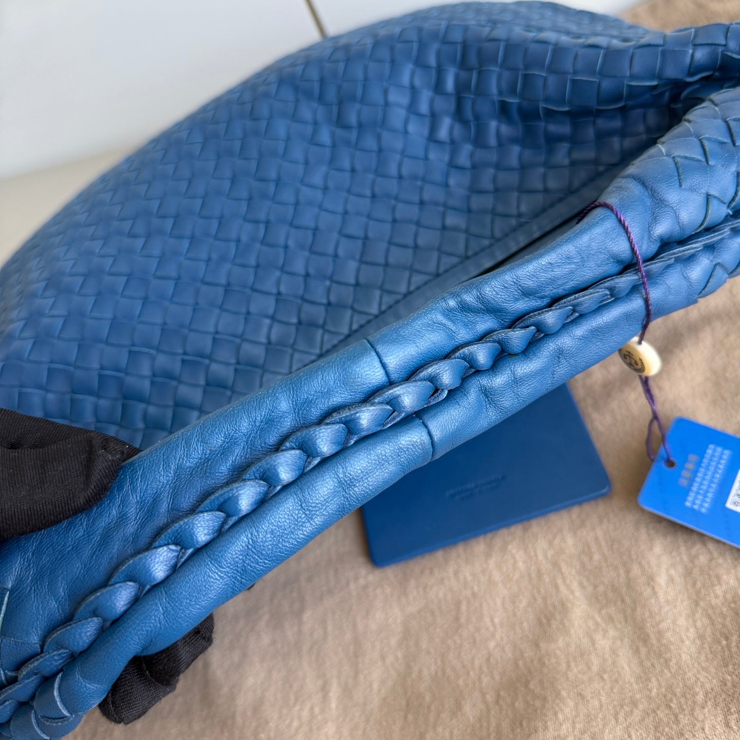 Bottega Veneta Hobo Bag Lambskin leather Blue Medium 47cm