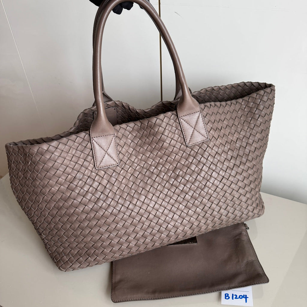 Bottega Veneta Cabat Large Intreccio Leather Tote Bag Grey 40-43cm