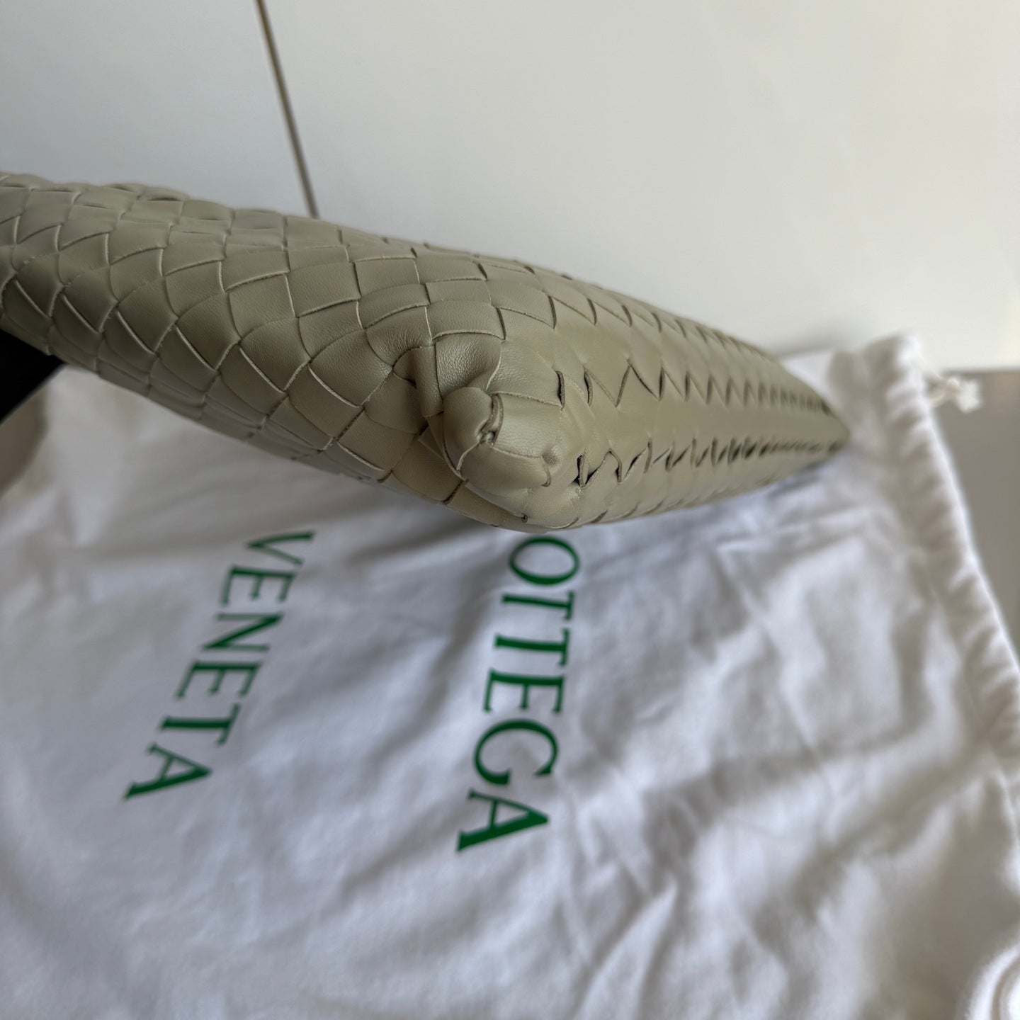 Bottega Veneta Hop Hobo Small Intrecciato Leather Travertine Green 40cm