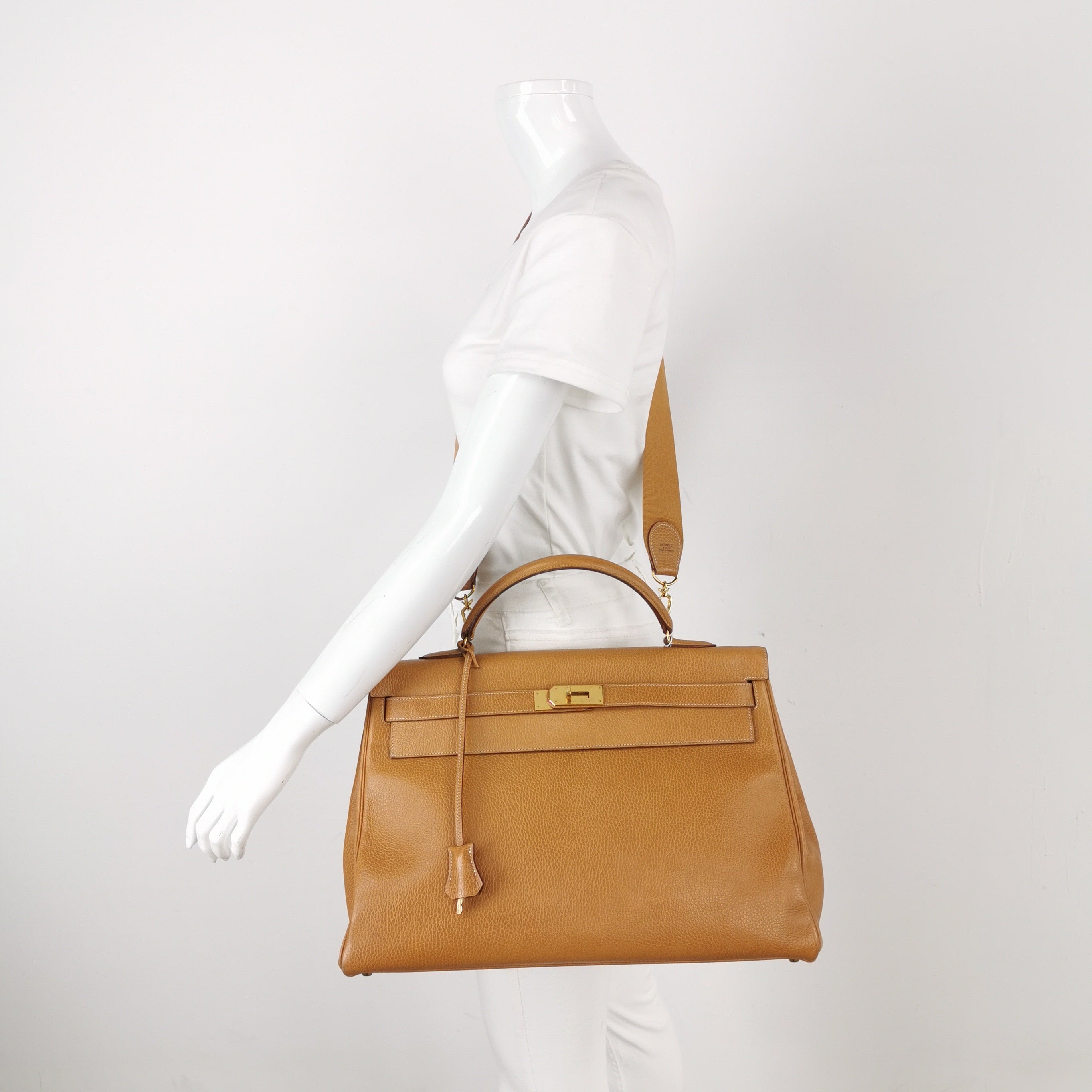 Hermes Kelly 40 Retourne Gold Togo Leather Gold Hardware 1993