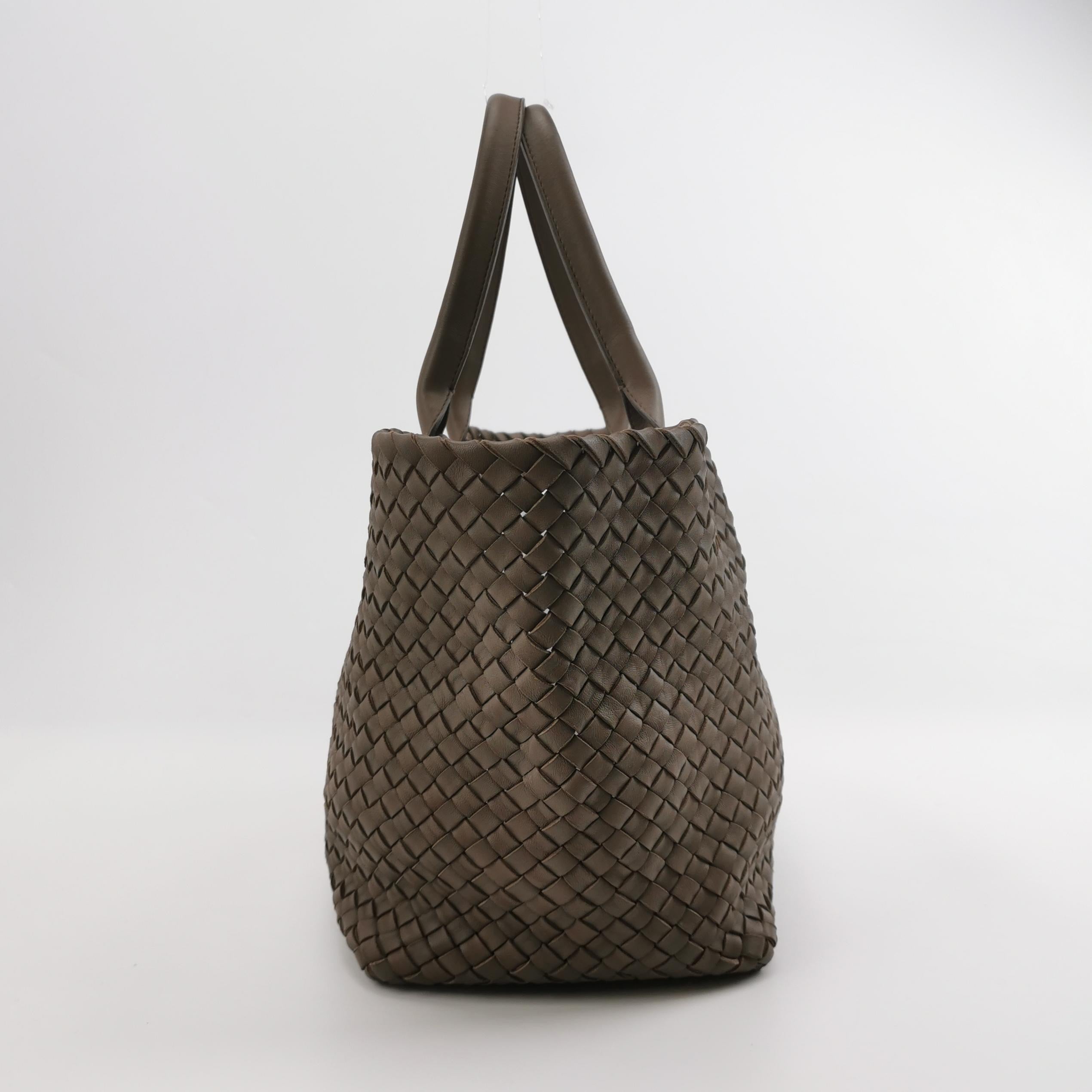 Bottega Veneta Cabat Large Intreccio Leather Tote Bag Grey 40-43cm
