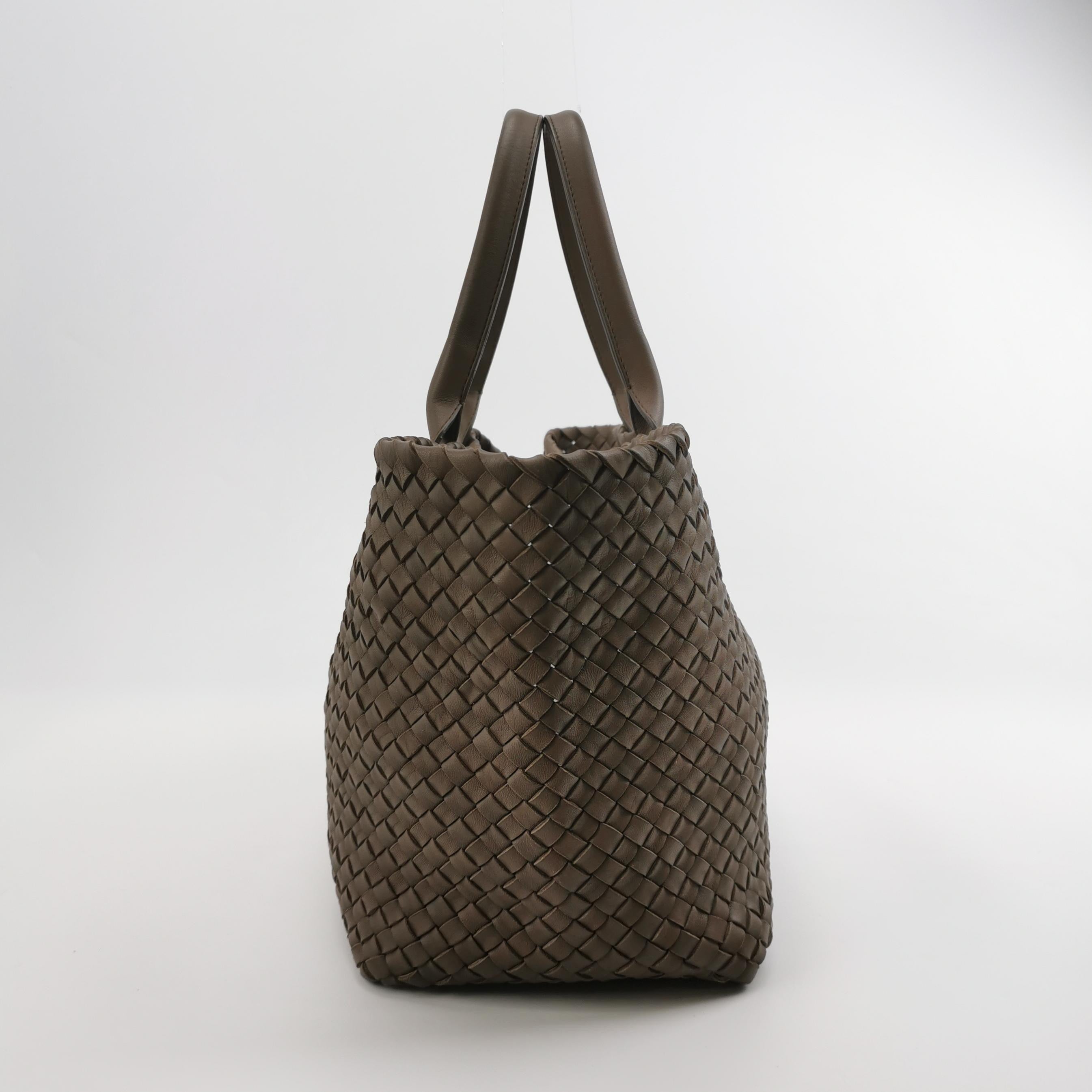 Bottega Veneta Cabat Large Intreccio Leather Tote Bag Grey 40-43cm