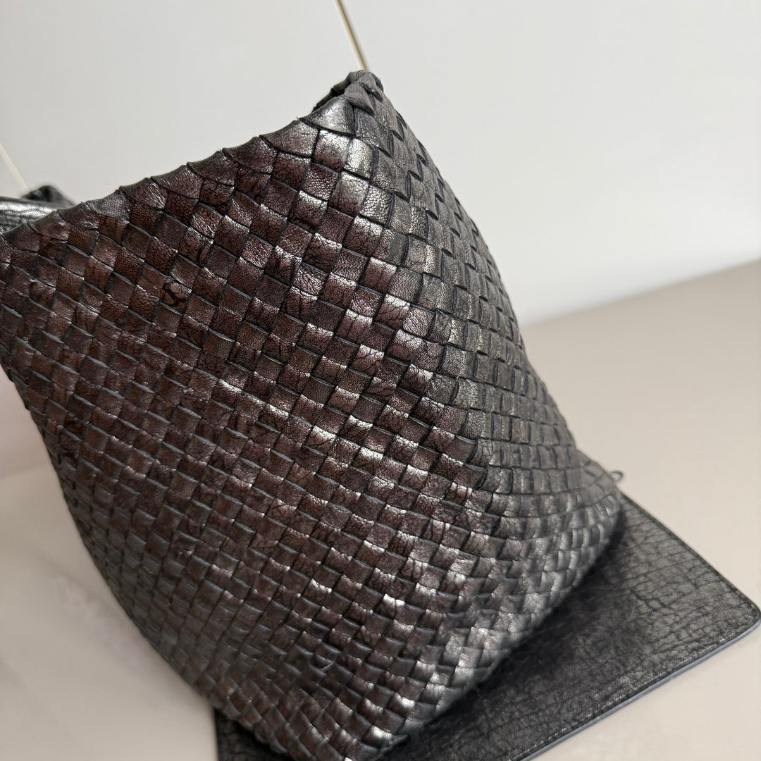 Bottega Veneta Cabat Maxi Intreccio Leather Tote Bag Metallic 50cm