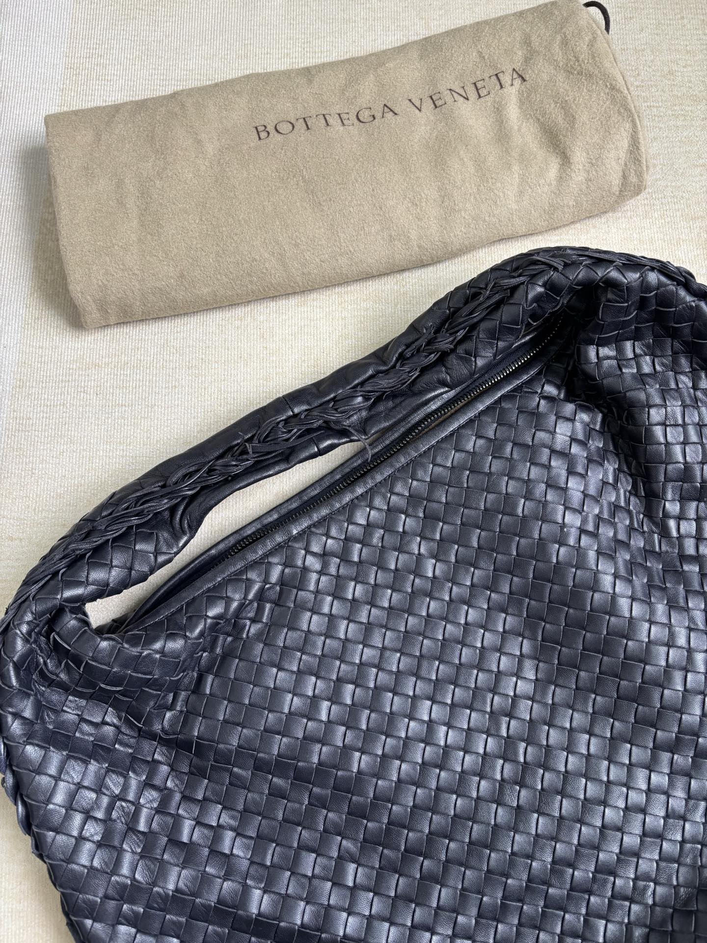 Bottega Veneta Veneta Hobo Dark Navy Intreciatto Leather Bag Large 47cm