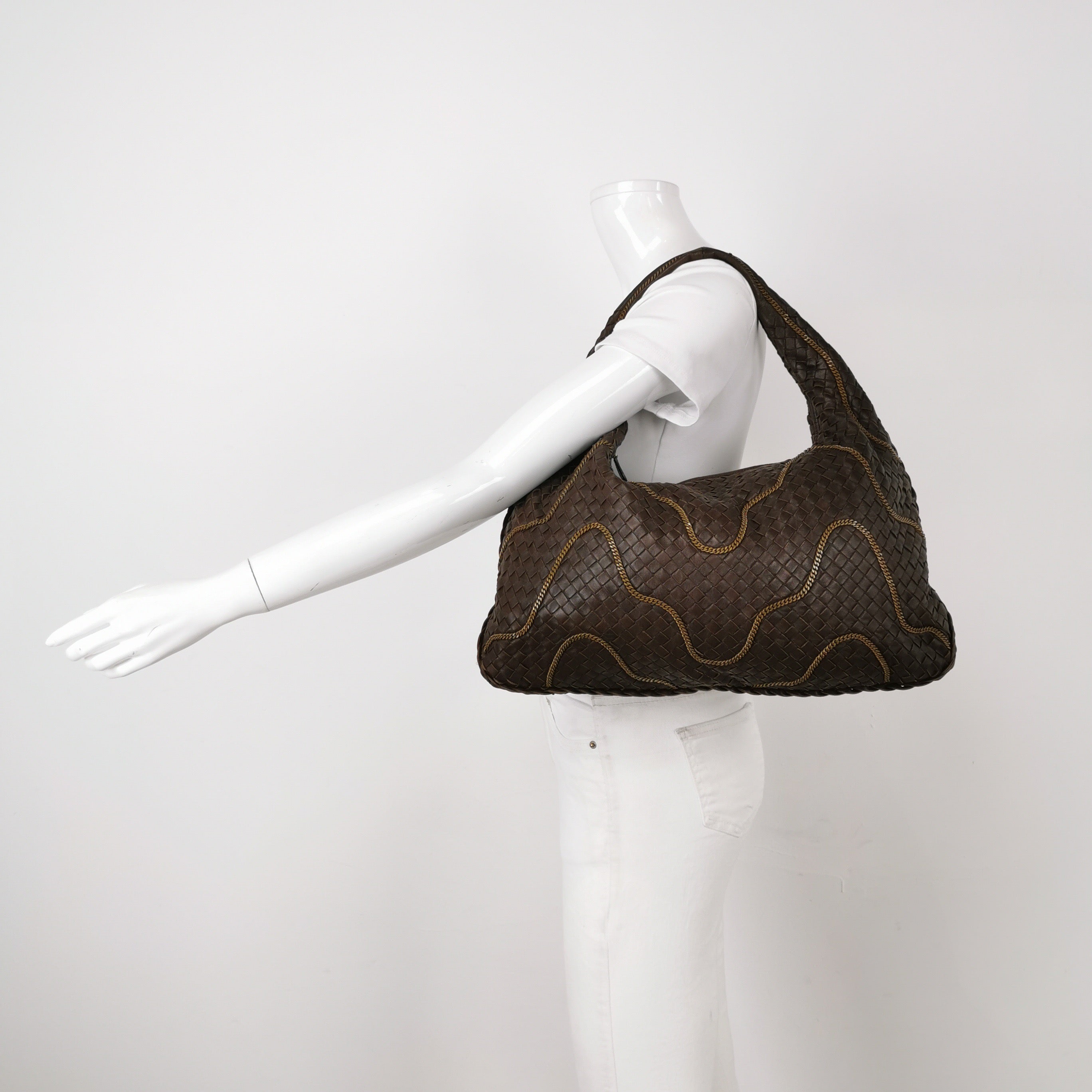 Bottega Veneta Veneta Hobo Intrecciato Dark Brown Leather Zipper Chain Embellished 45cm