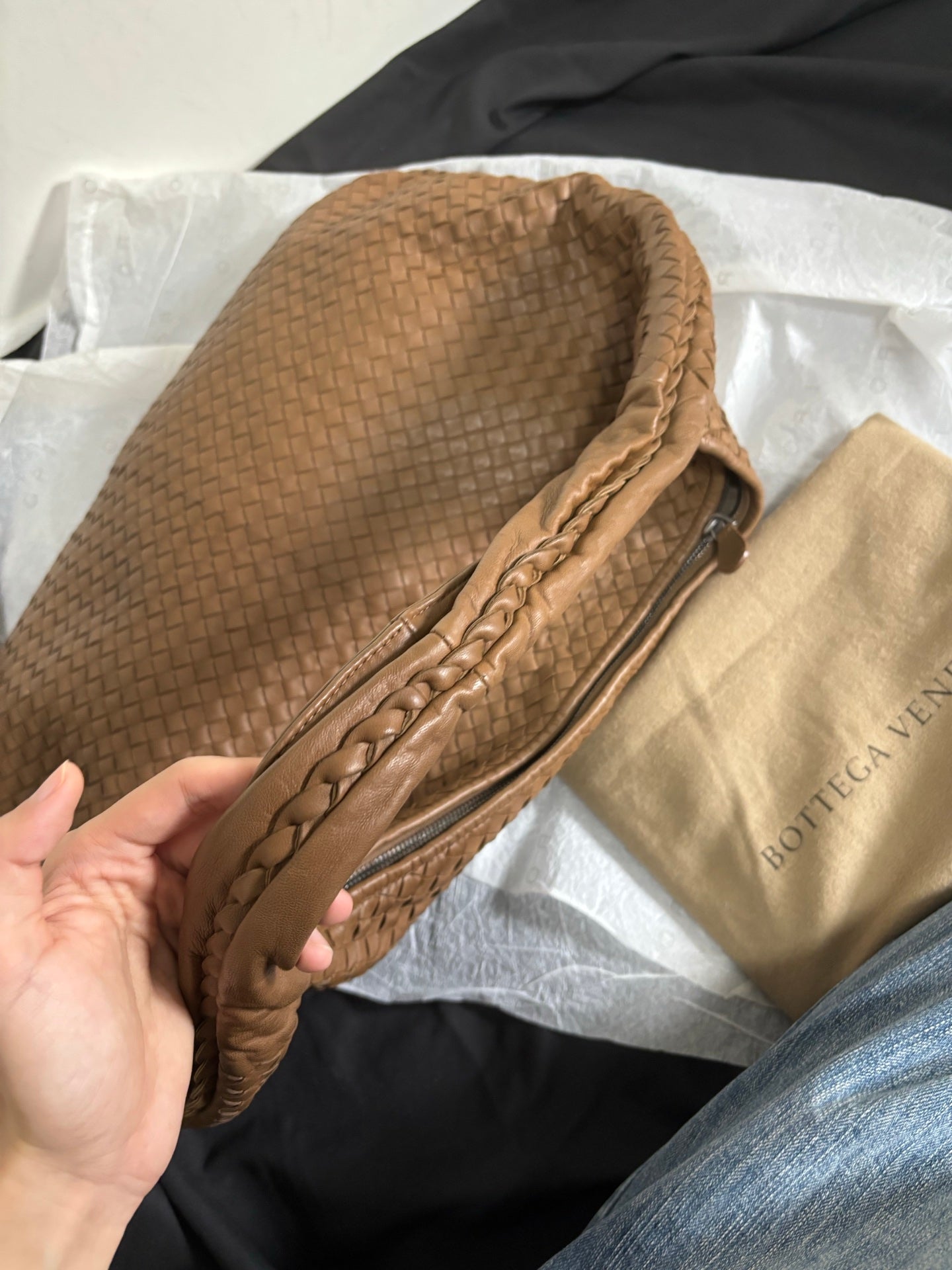 Bottega Veneta Hobo Maxi Milk Chocolate Brown leather 50cm