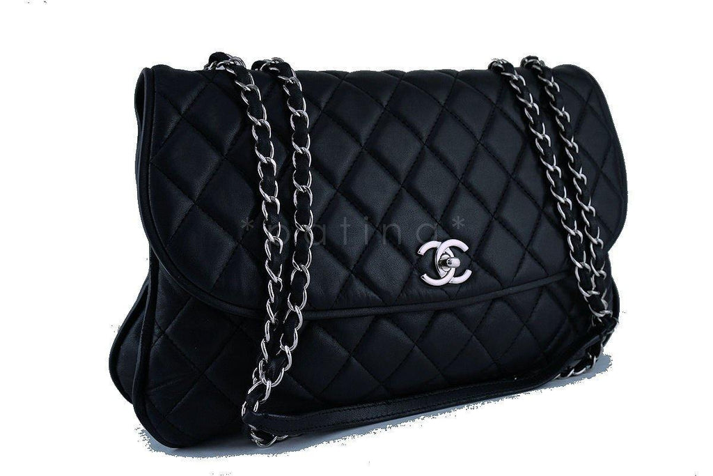 Chanel Black Maxi/Jumbo sized Quilted Soft Classic Messenger Flap Bag 7Y4