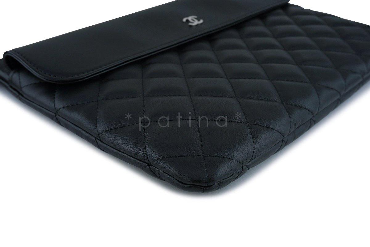 NWT 17S Chanel Black Classic Quilted O Case Flap Clutch Purse Bag