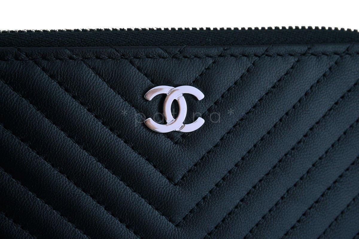 NIB Chanel Black Chevron Compact Zip Around Small Card Wallet Case