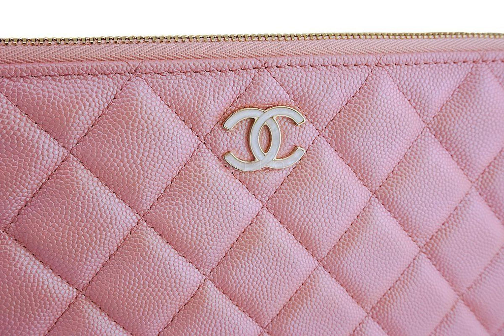 NIB 19S Chanel Iridescent Pink Pearly CC Medium O Case Clutch Bag