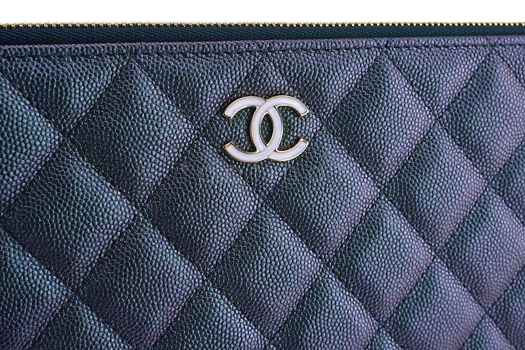 NIB 19S Chanel Iridescent Black Pearly CC Caviar Large O Case Clutch Bag
