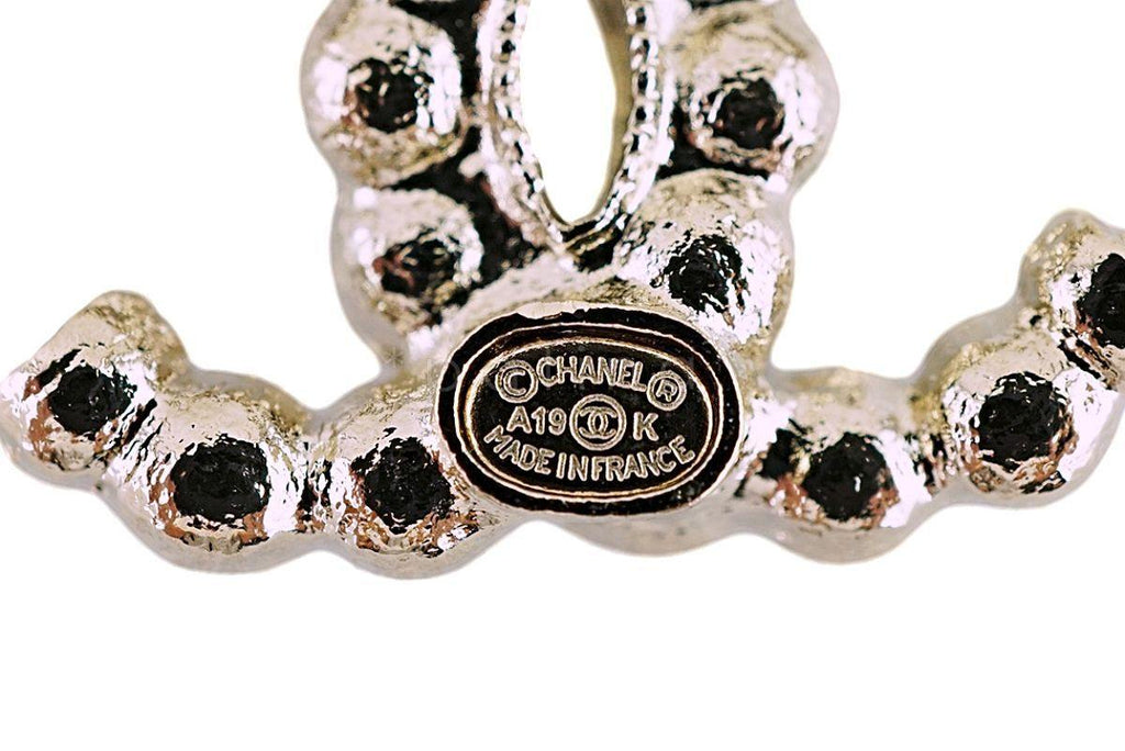 NIB Chanel 19K Pearl Crystal Gold Stud Earrings AB2434