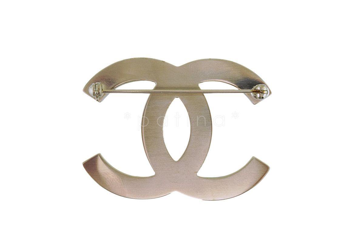 NIB 18P Chanel A98909 Classic Pearl Brushed Gold Large Classic CC Brooch