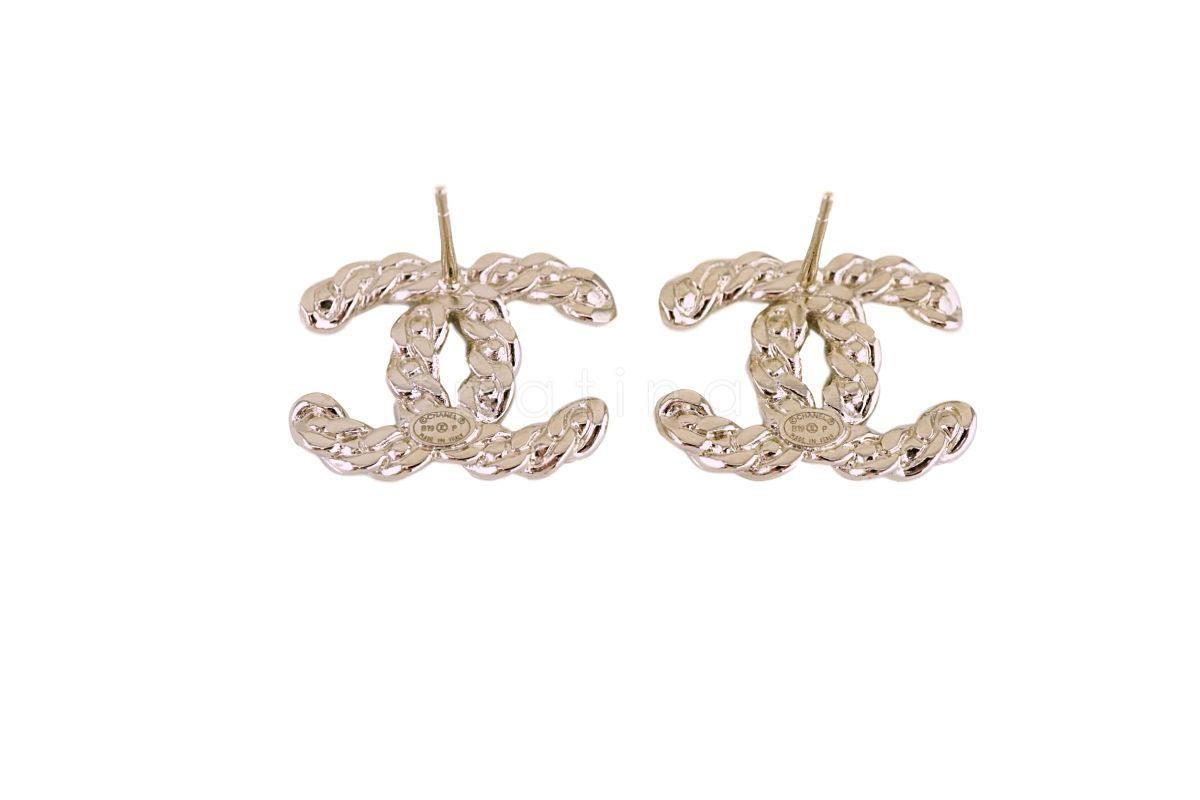 NIB 19P Chanel Crystal CC Classic "Chain" Stud Earrings GHW AB0595