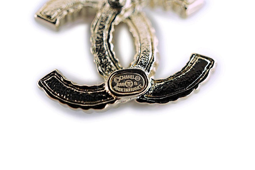 NIB 19S Chanel Rainbow Multicolor Crystal Classic CC Stud Earrings GHW AB1552 879