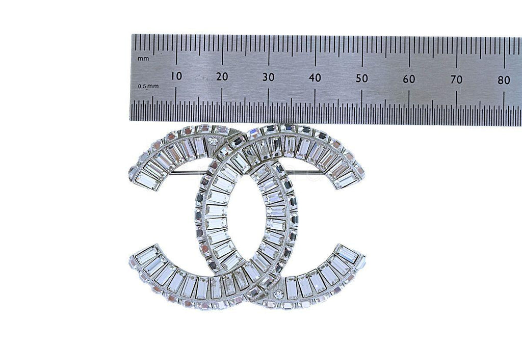 NIB New 2019 Chanel Classic Baguette Crystals Brooch RQY