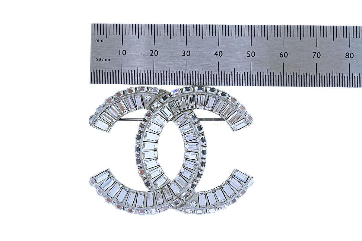 NIB New 2019 Chanel Classic Baguette Crystals Brooch RQY