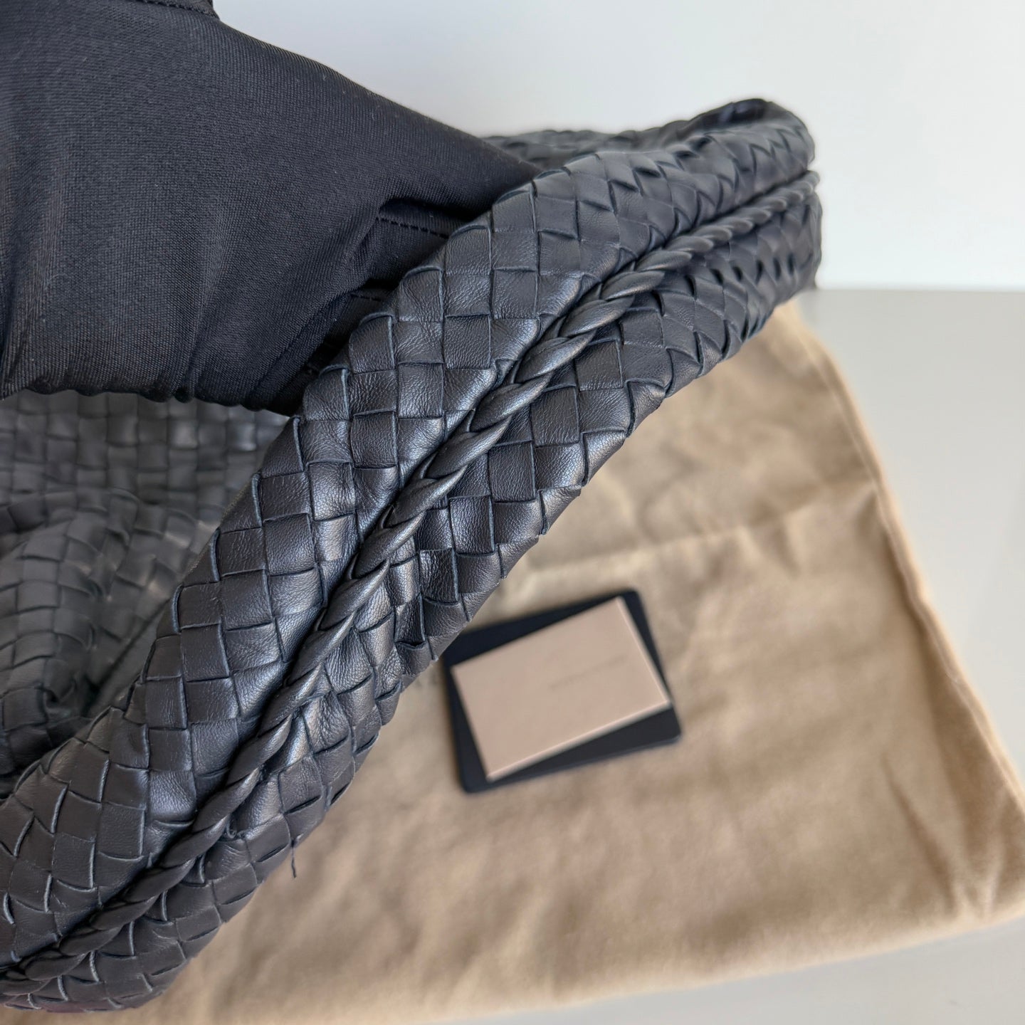 Bottega Veneta Veneta Intrecciato Hobo Bag Large Black Lambskin leather 48cm