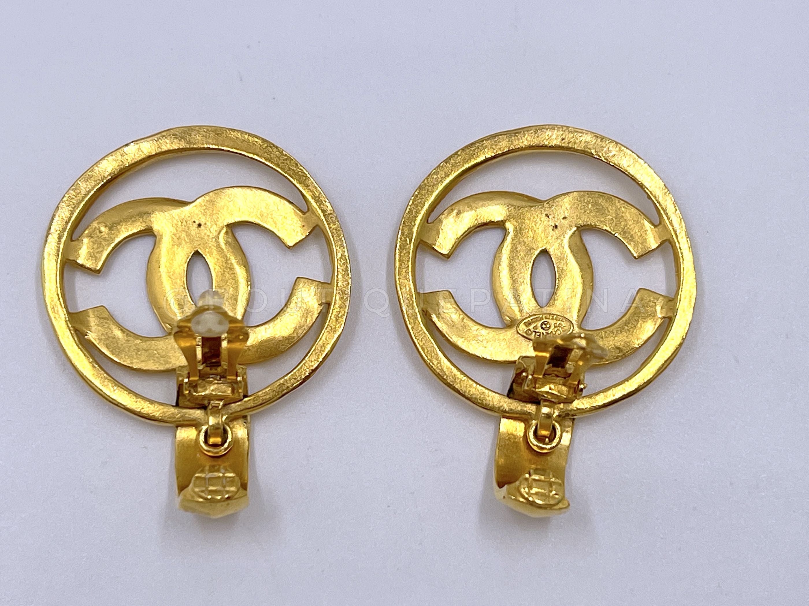 Chanel Vintage 96P Door Knocker Style CC Circle Logo Dangle Earrings