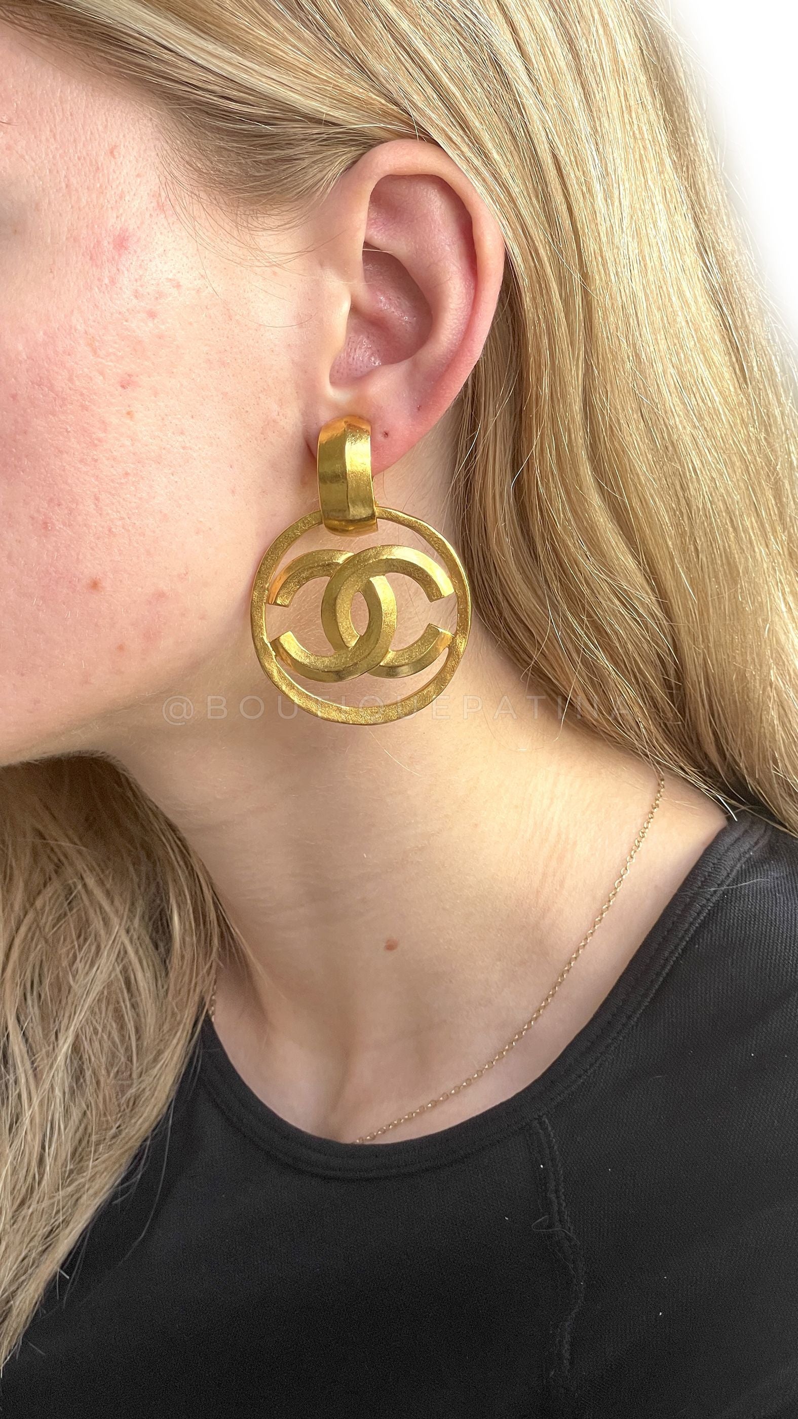 Chanel Vintage 96P Door Knocker Style CC Circle Logo Dangle Earrings