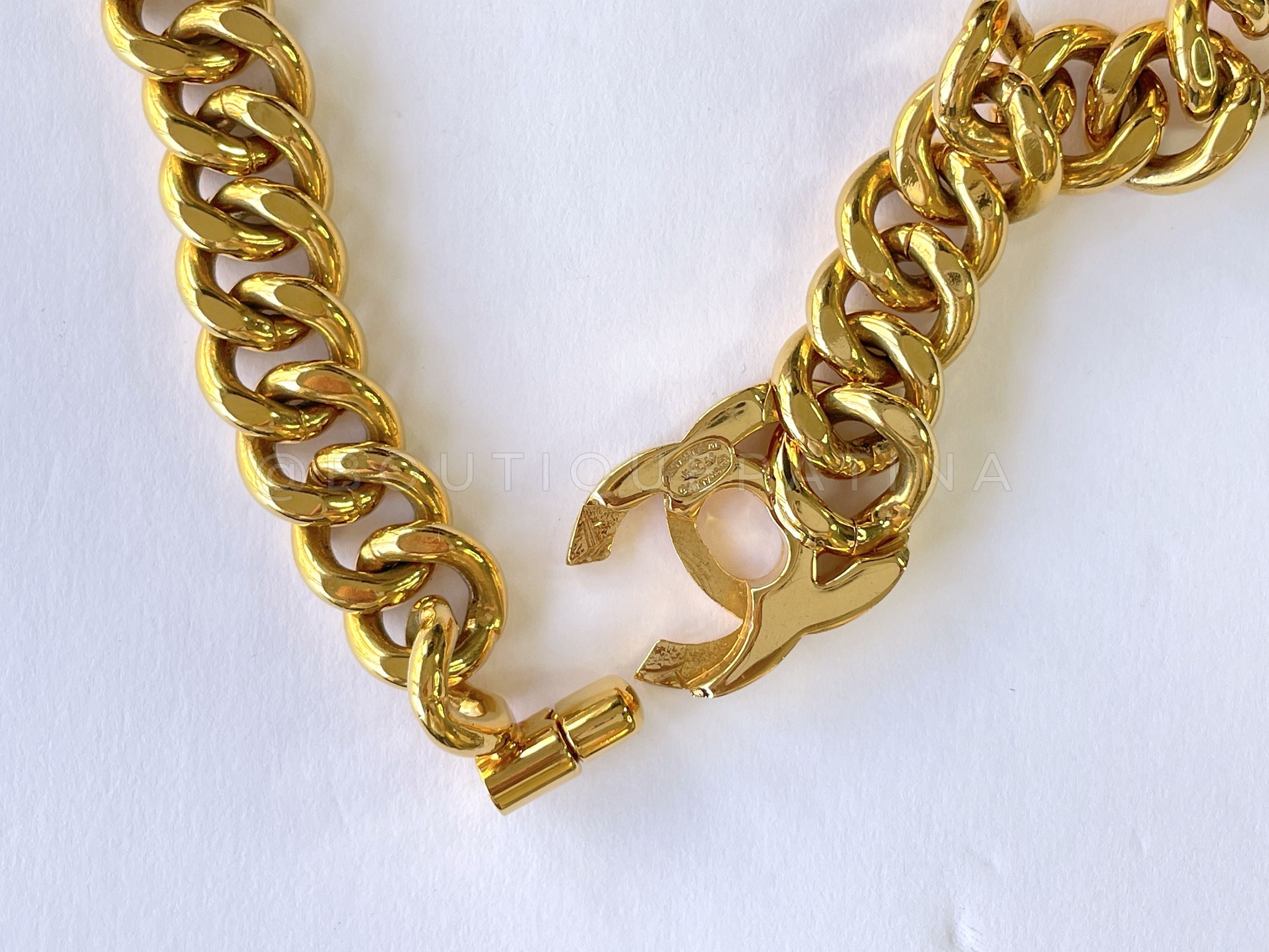 Chanel Vintage 95A Turnlock CC Choker Necklace Chunky Chain