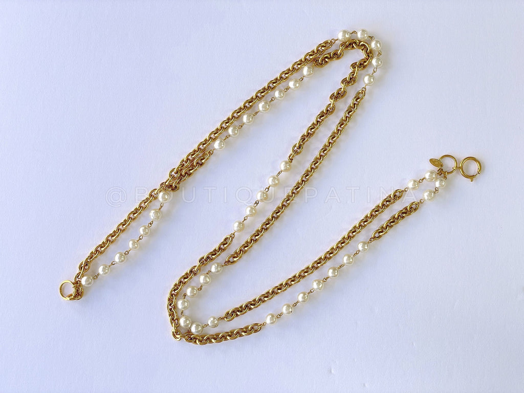 Chanel Vintage 1980s Rihanna Pearl and Gold Chain Long Station Necklace