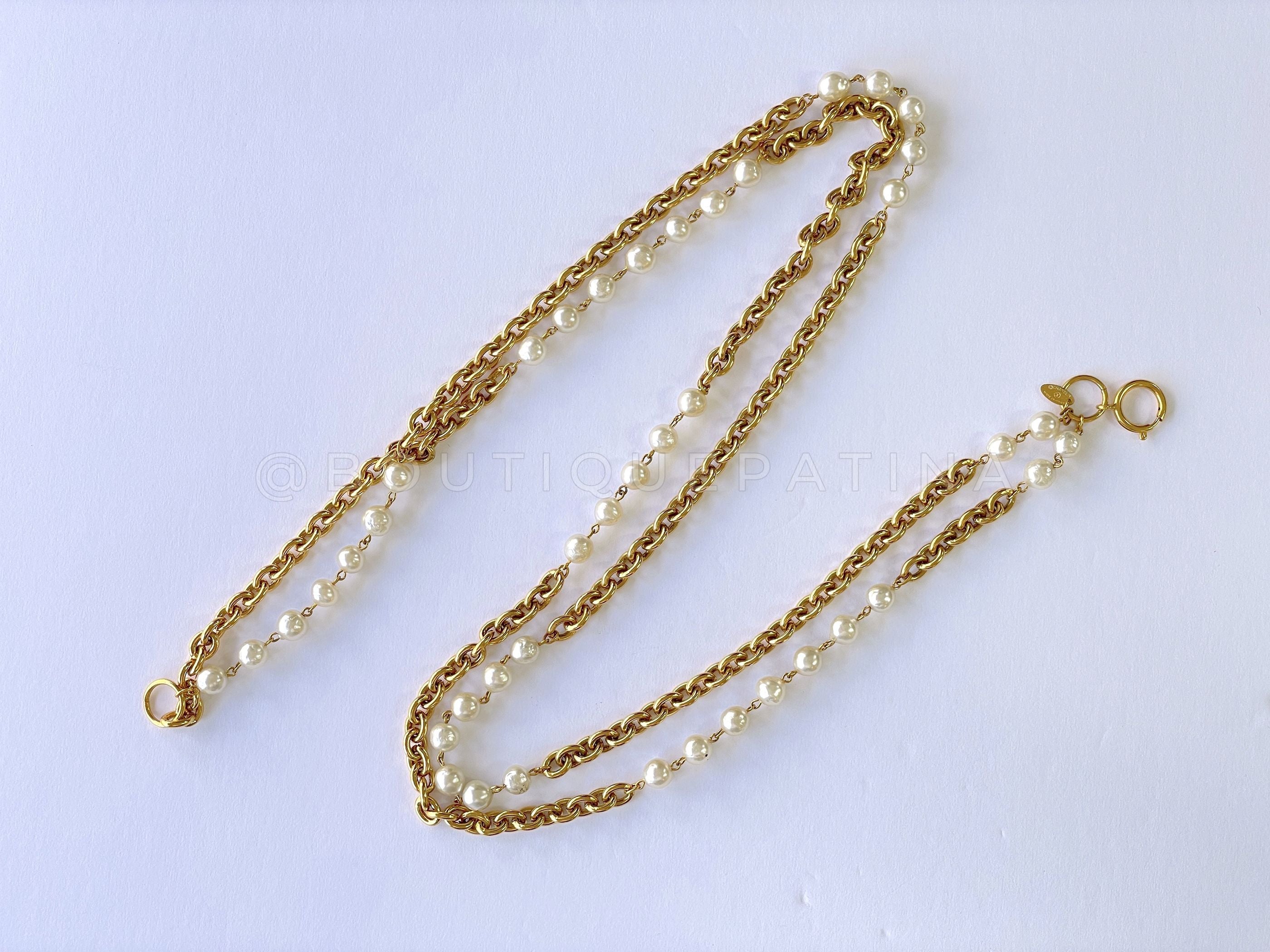 Chanel Vintage 1980s Rihanna Pearl and Gold Chain Long Station Necklace