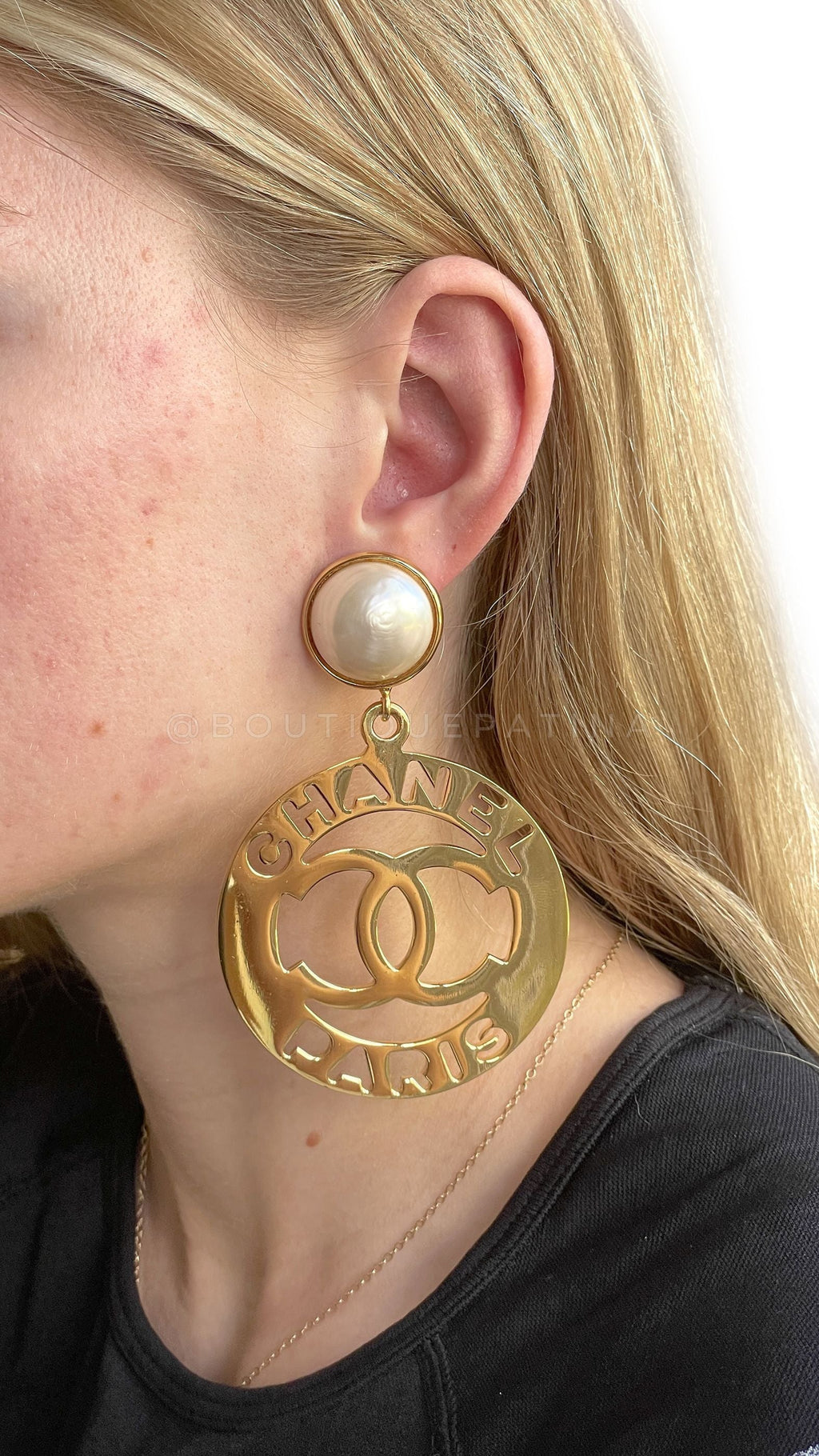 Chanel Vintage 1980s Cutout Hoop Drop Pearl Earrings HUY