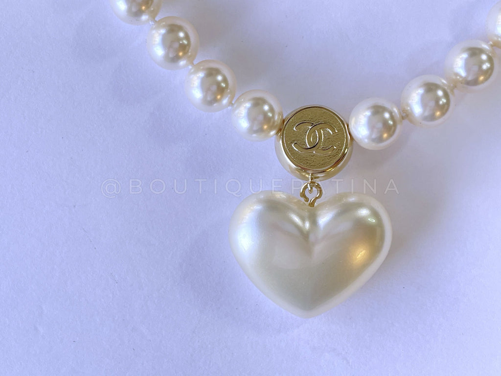 Chanel 21B Coco Neige Pearl Heart Crystal Choker Necklace