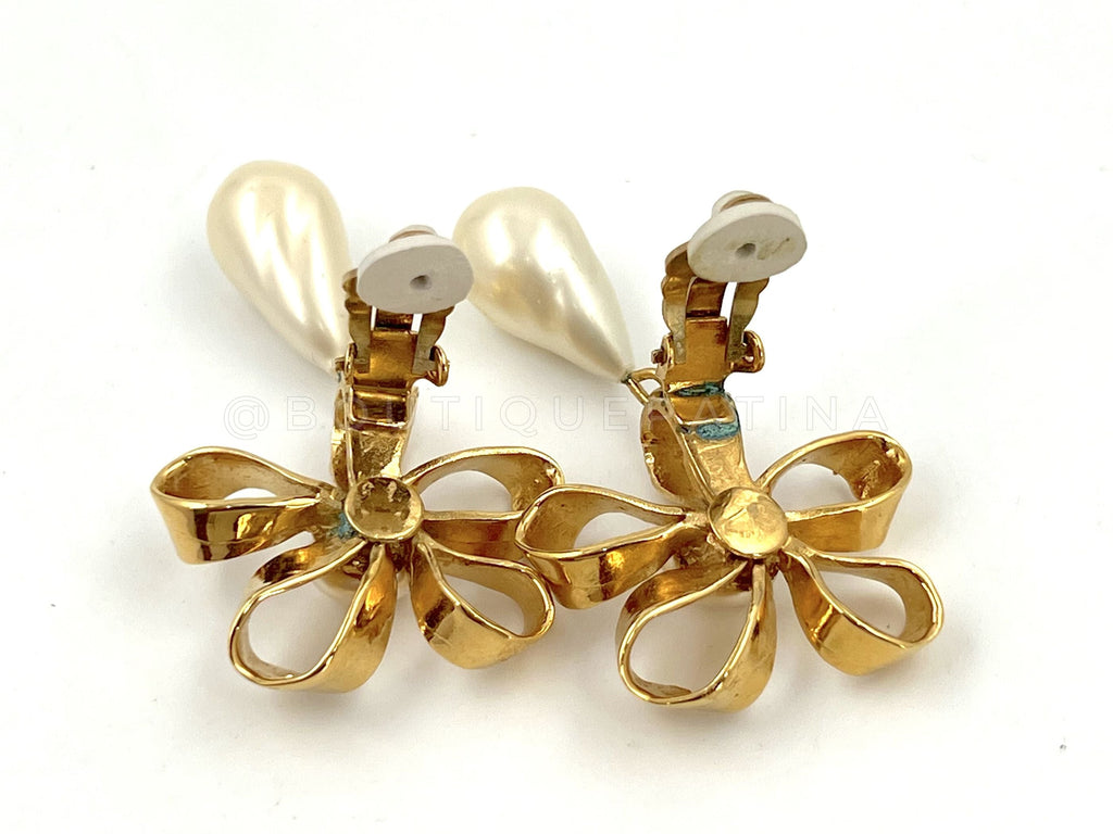 Chanel Vintage 1980s Large Flower Pearl Drop Earrings