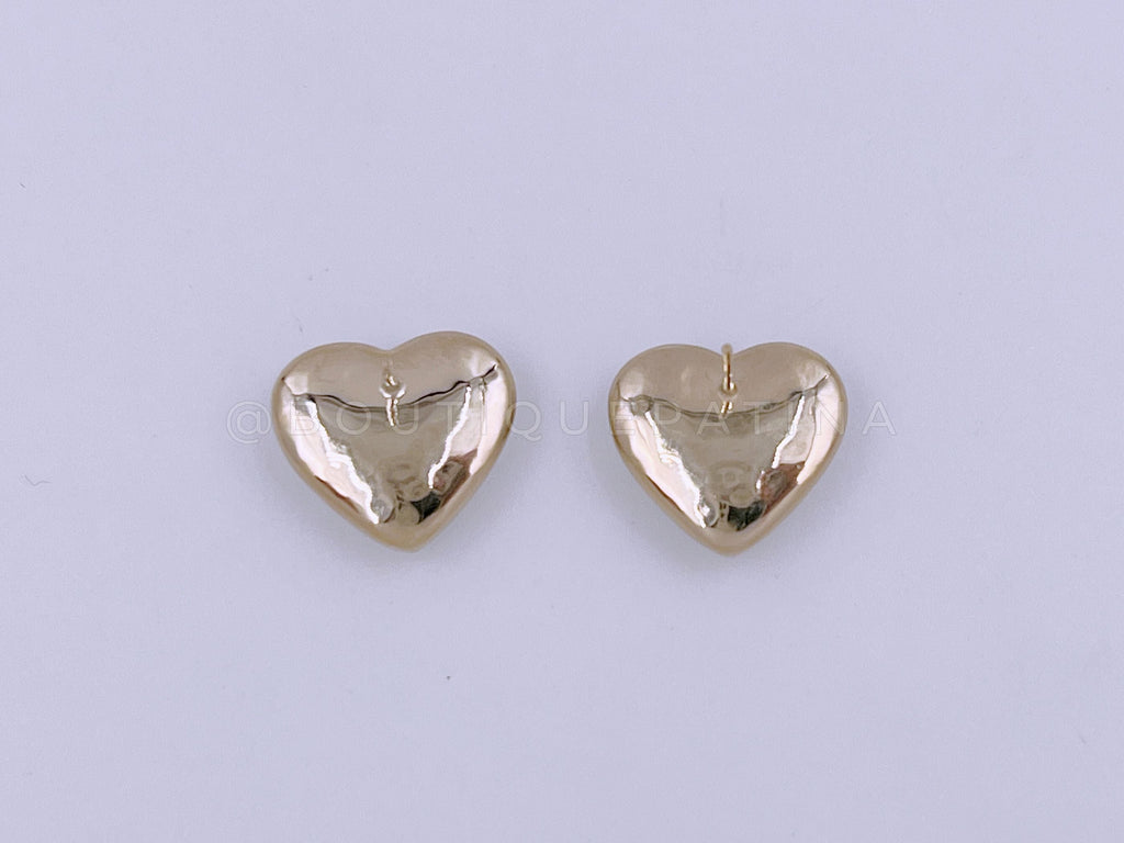 NIB 22C Chanel Heart Pearl Gold CC Logo Stud Earrings