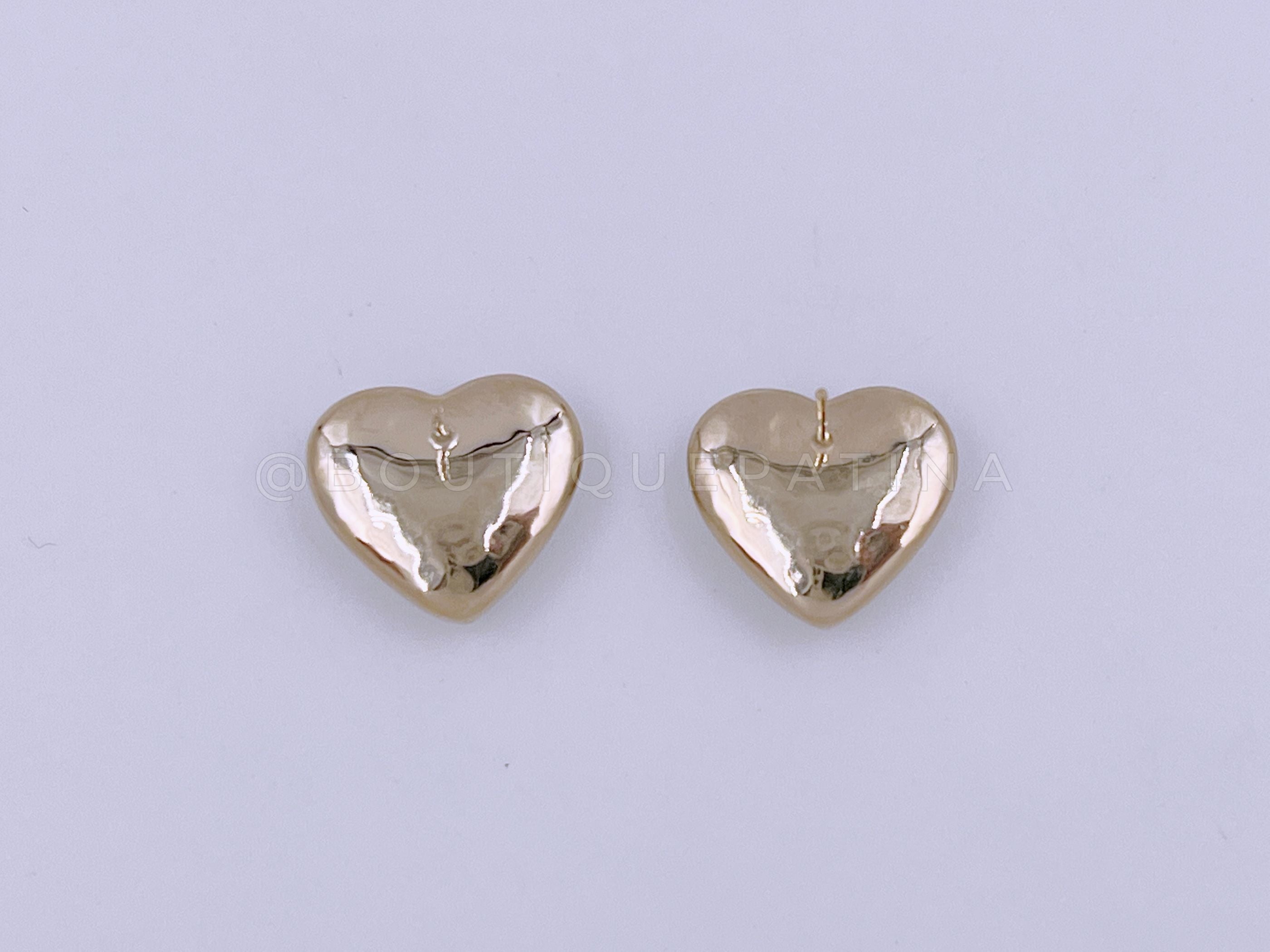 NIB 22C Chanel Heart Pearl Gold CC Logo Stud Earrings