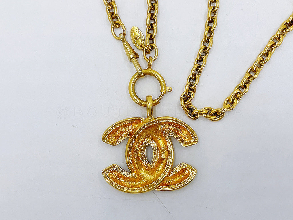 Chanel Vintage Large quilted 80s Necklace