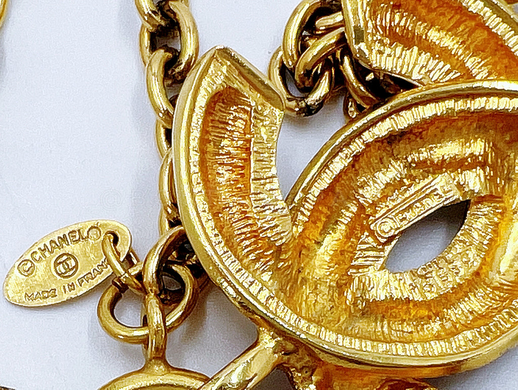 Chanel Vintage Large quilted 80s Necklace